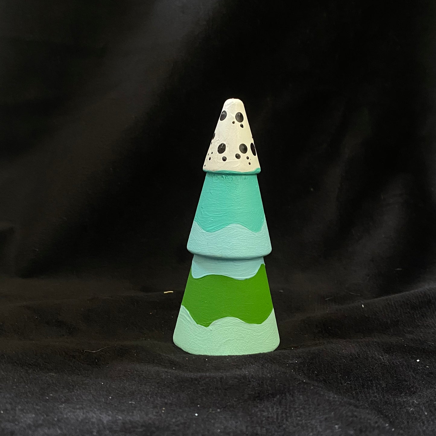 Tree Modern Artifact Winter Holiday Snow Top on Greens