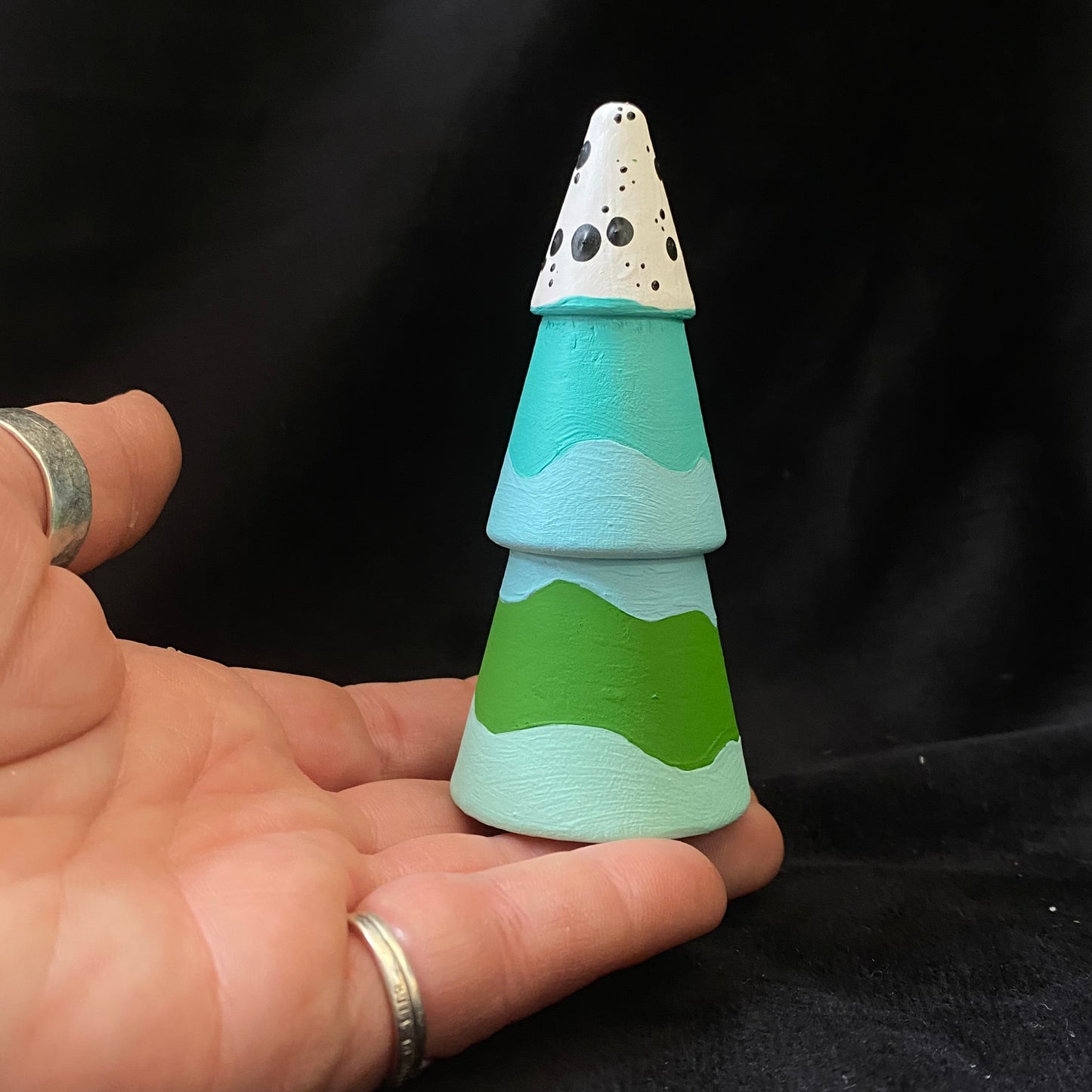 Tree Modern Artifact Winter Holiday Snow Top on Greens